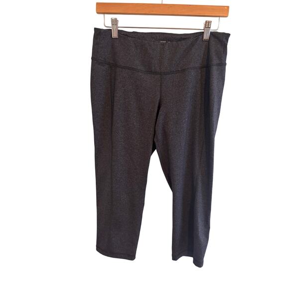 Old Navy Pants - Old Navy Active Size L Fitted Compression Gray Capri Cropped Athletic Leggings